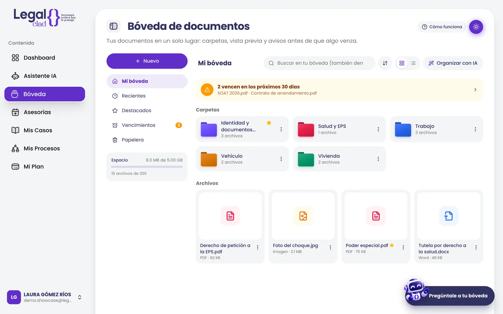 Bóveda de documentos de Legal Clad con carpetas, archivos y avisos de vencimiento